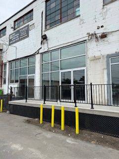 Toronto C11, ON M4G 1Y9,28 industrial ST #118A
