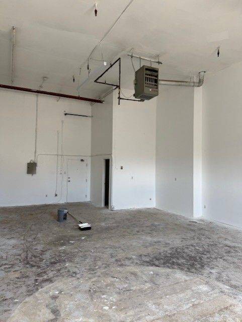 Toronto C11, ON M4G 1Y9,28 industrial ST #118A