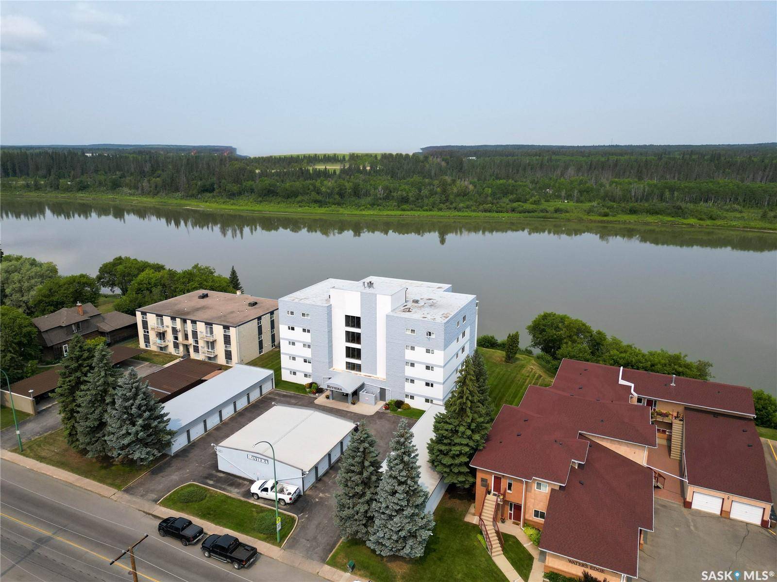 Prince Albert, SK S6V 0A6,516 River STREET E #1D