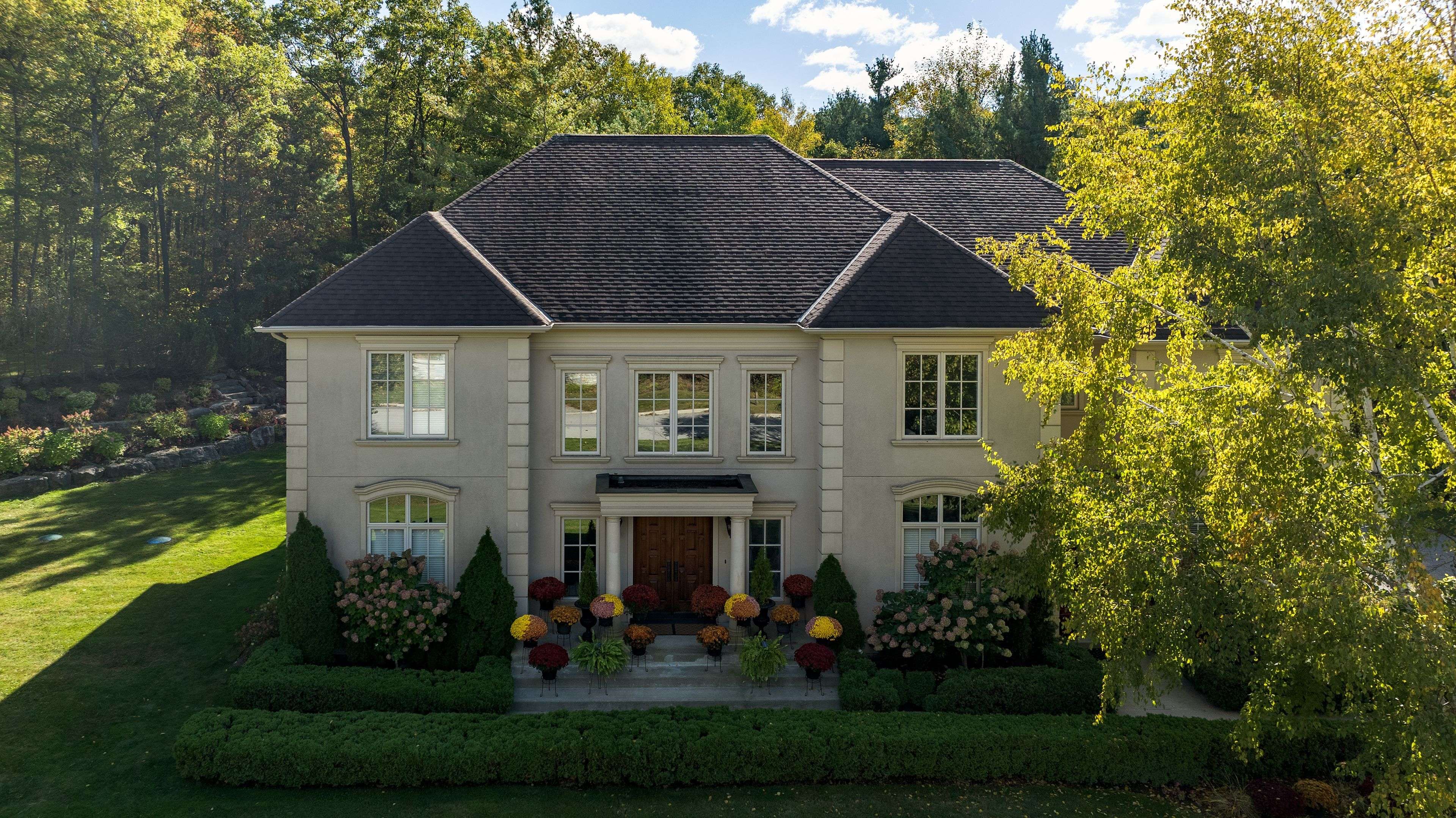 King, ON L7B 1K8,65 Kingswood DR