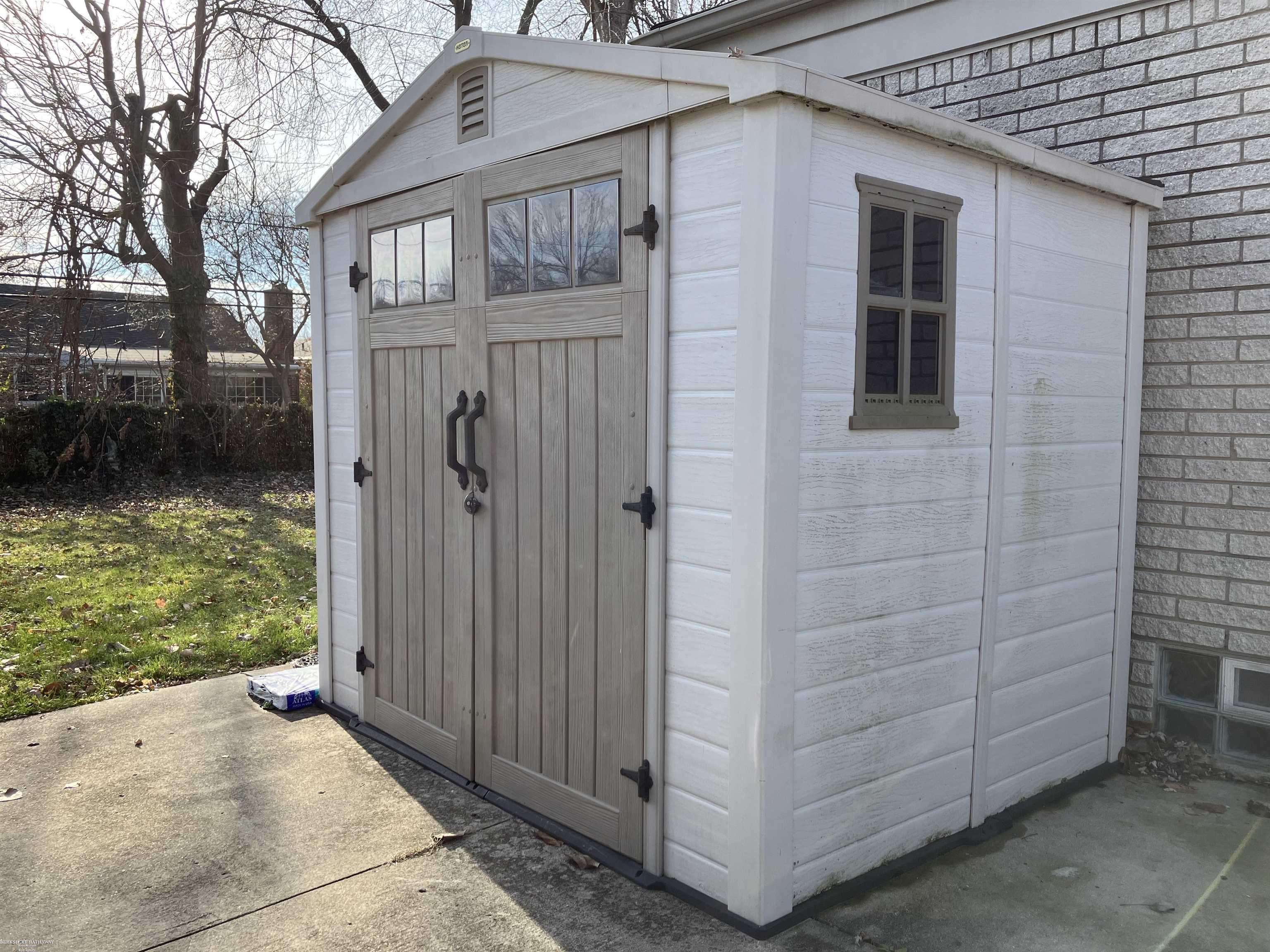 Saint Clair Shores, MI 48081,22424 Milner