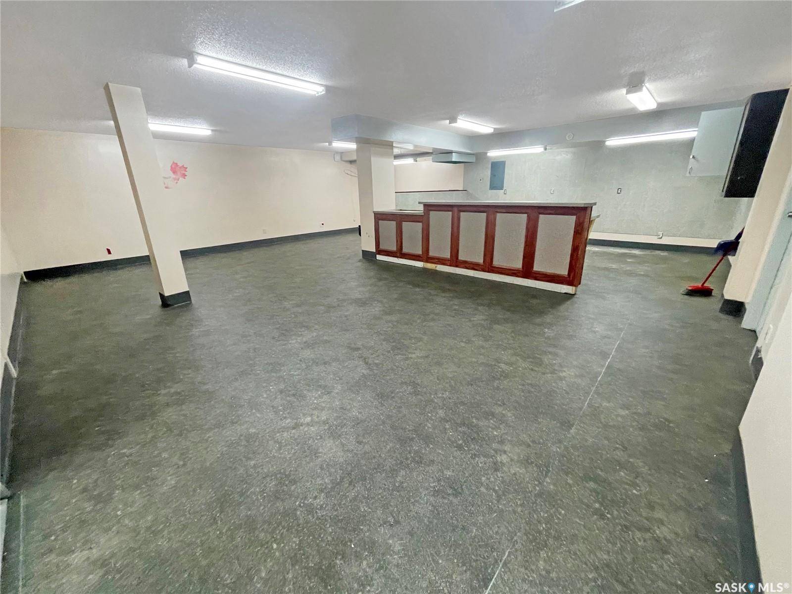 Swift Current, SK S9H 2B4,234 1st AVENUE NE #004