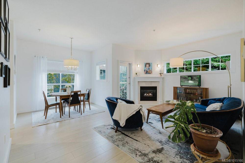 Victoria, BC V8T 2B3,1371 Hillside Ave #PH 5