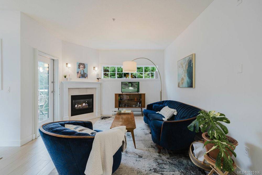 Victoria, BC V8T 2B3,1371 Hillside Ave #PH 5