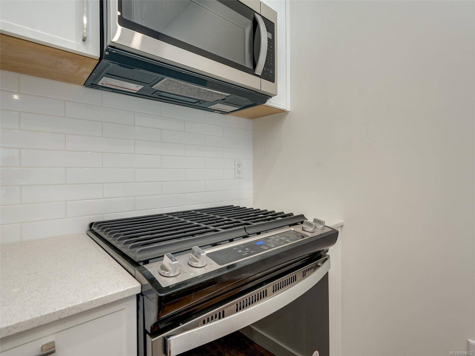 Langford, BC V9B 7B9,654 Granderson Rd #313