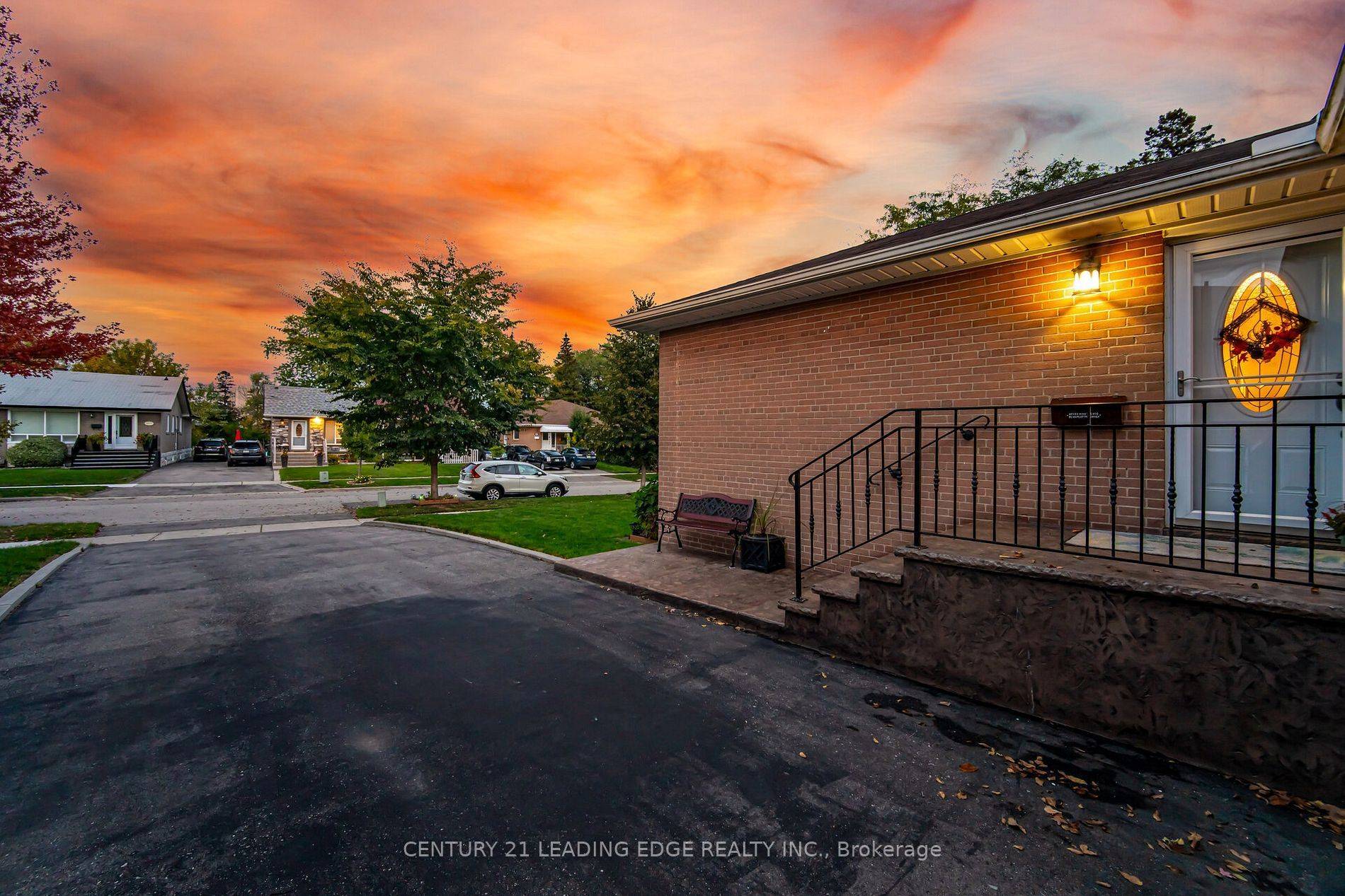 Mississauga, ON L5J 3W1,2574 Lundigan DR