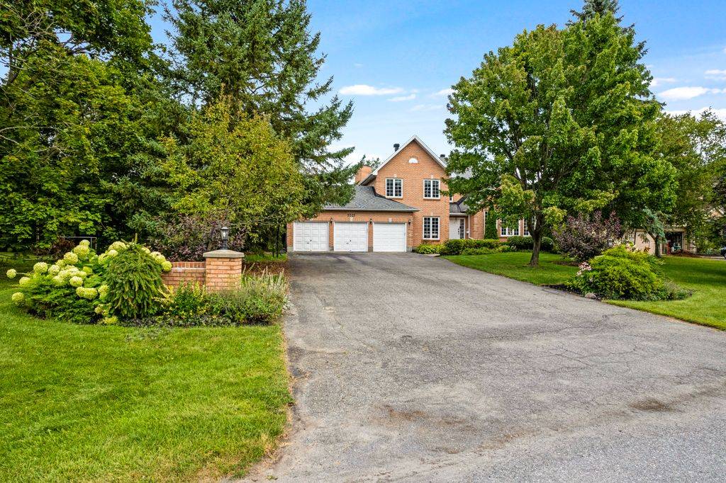 Manotick - Kars - Rideau Twp And Area, ON K4M 1C6,5525 PETTAPIECE CRES
