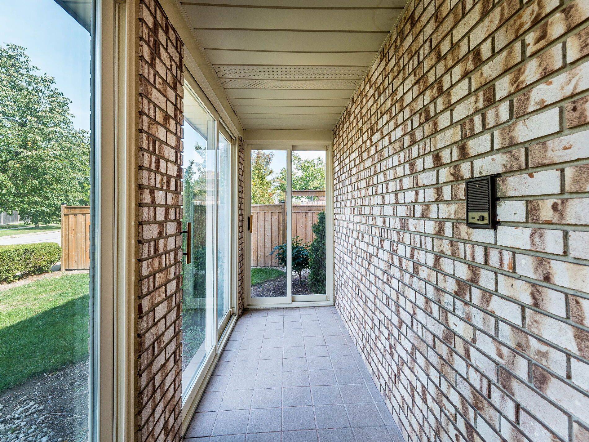 Vaughan, ON L4L 1V3,110 Houston RD #Upper