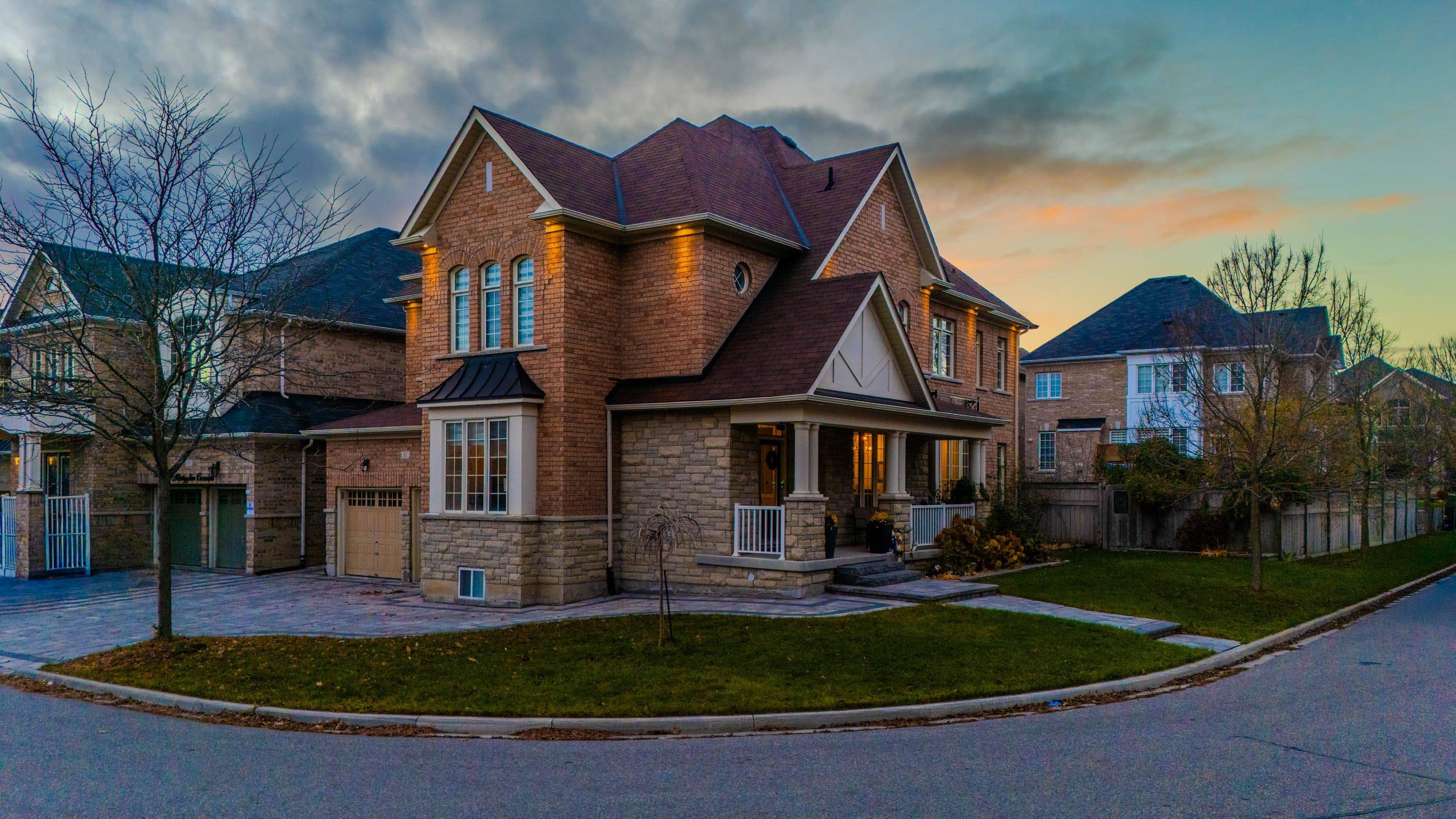 Brampton, ON L6Y 0X2,11 Mistyglen CRES