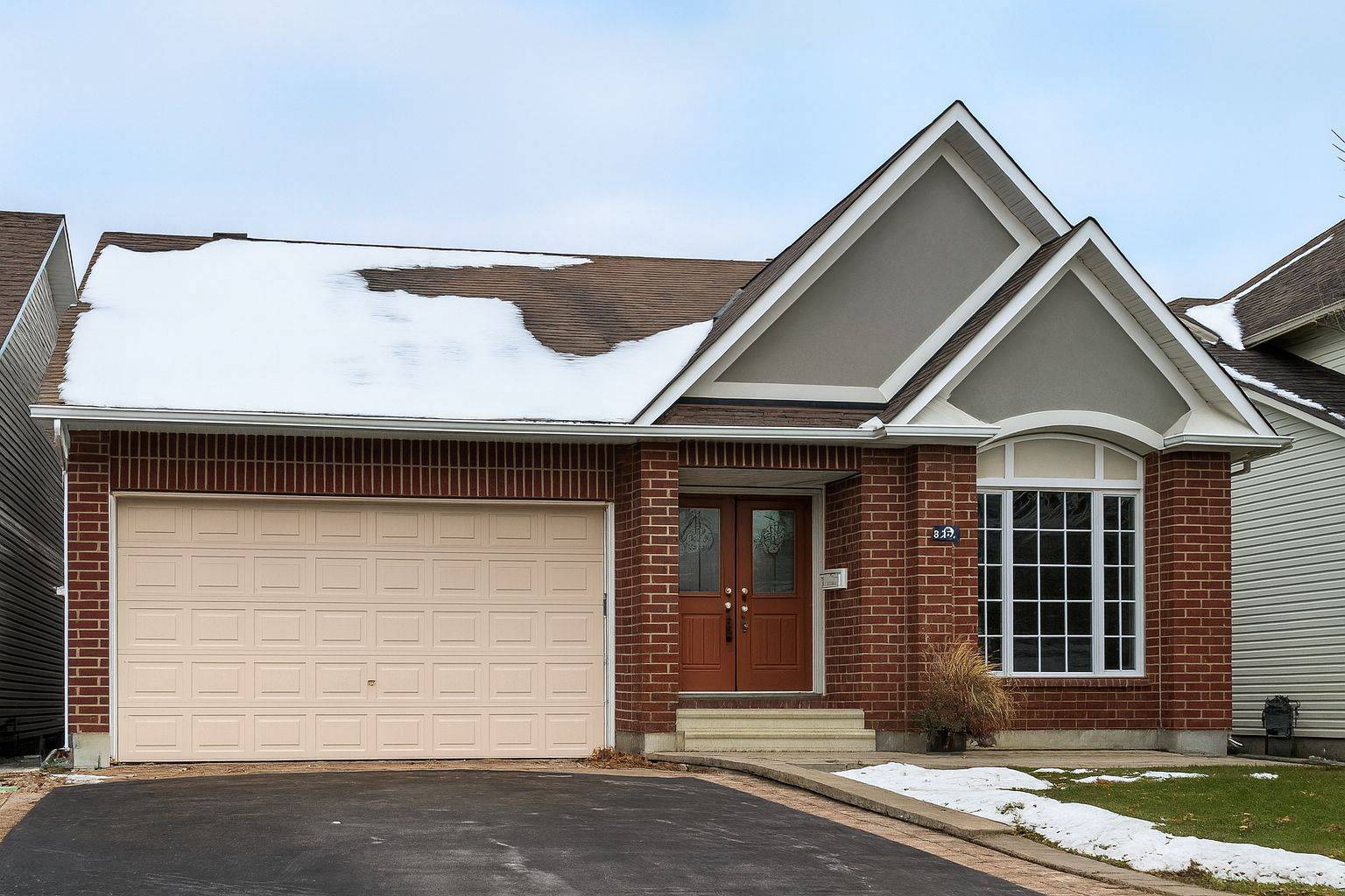 Orleans - Convent Glen And Area, ON K1W 1H8,6121 Bristlecone WAY