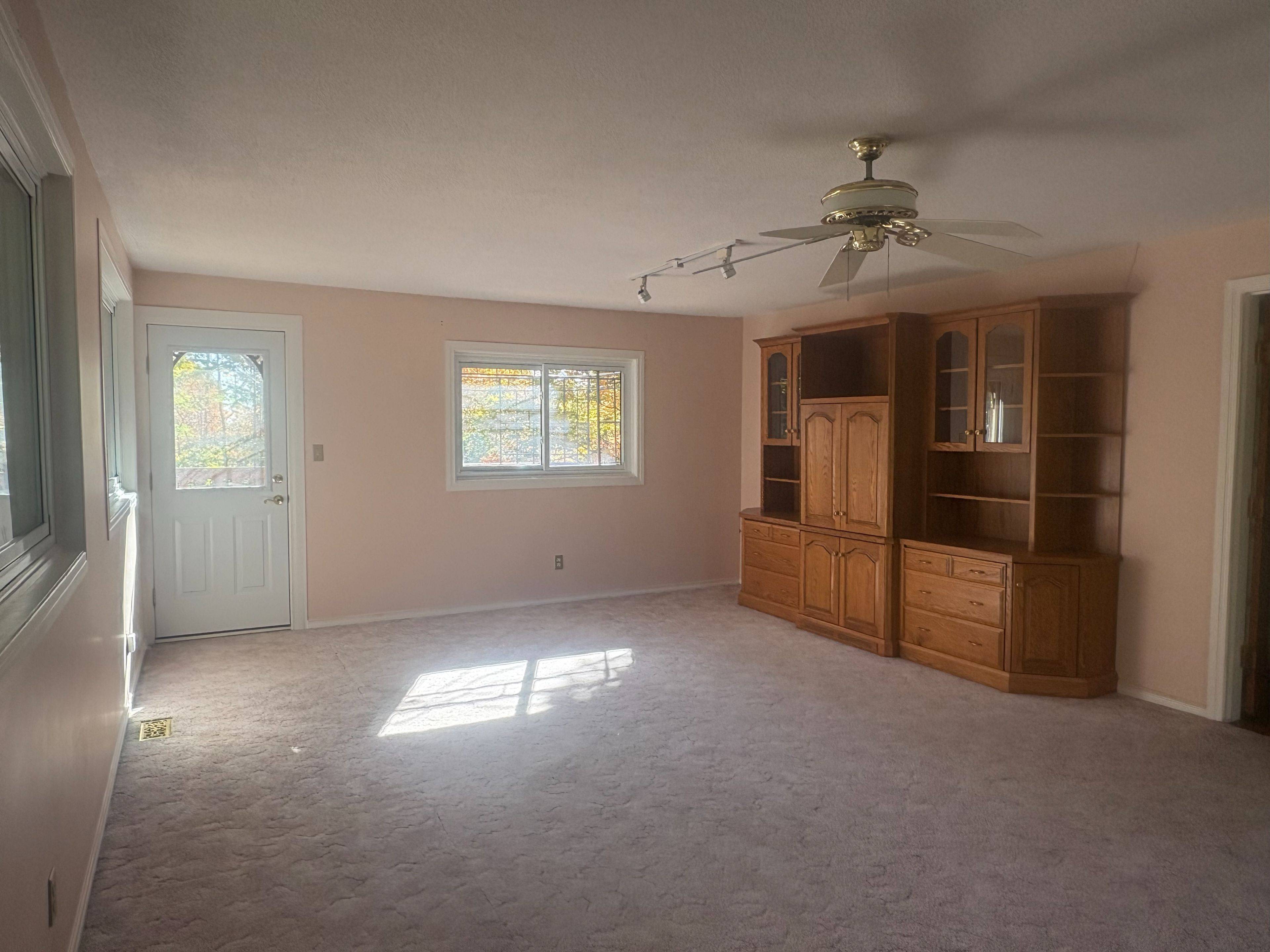 Mcnab/braeside, ON K0A 1G0,1273 Usborne ST