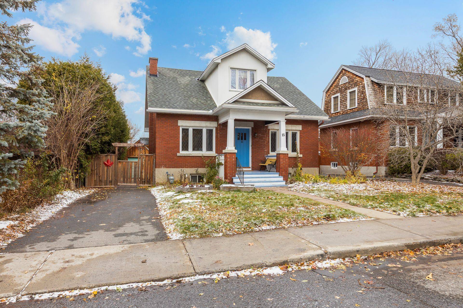 Tunneys Pasture And Ottawa West, ON K1Y 3M7,15 Helena ST