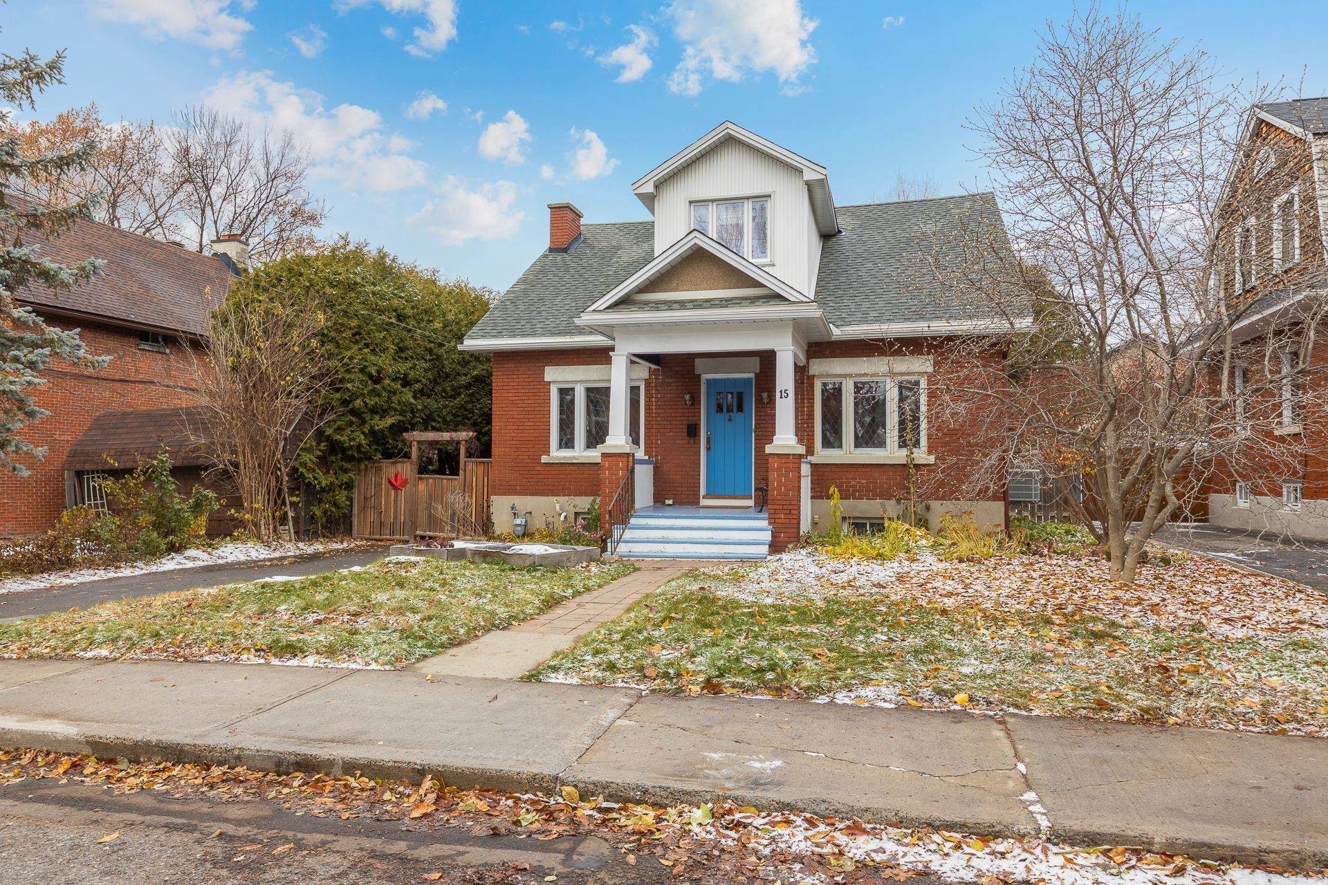 Tunneys Pasture And Ottawa West, ON K1Y 3M7,15 Helena ST