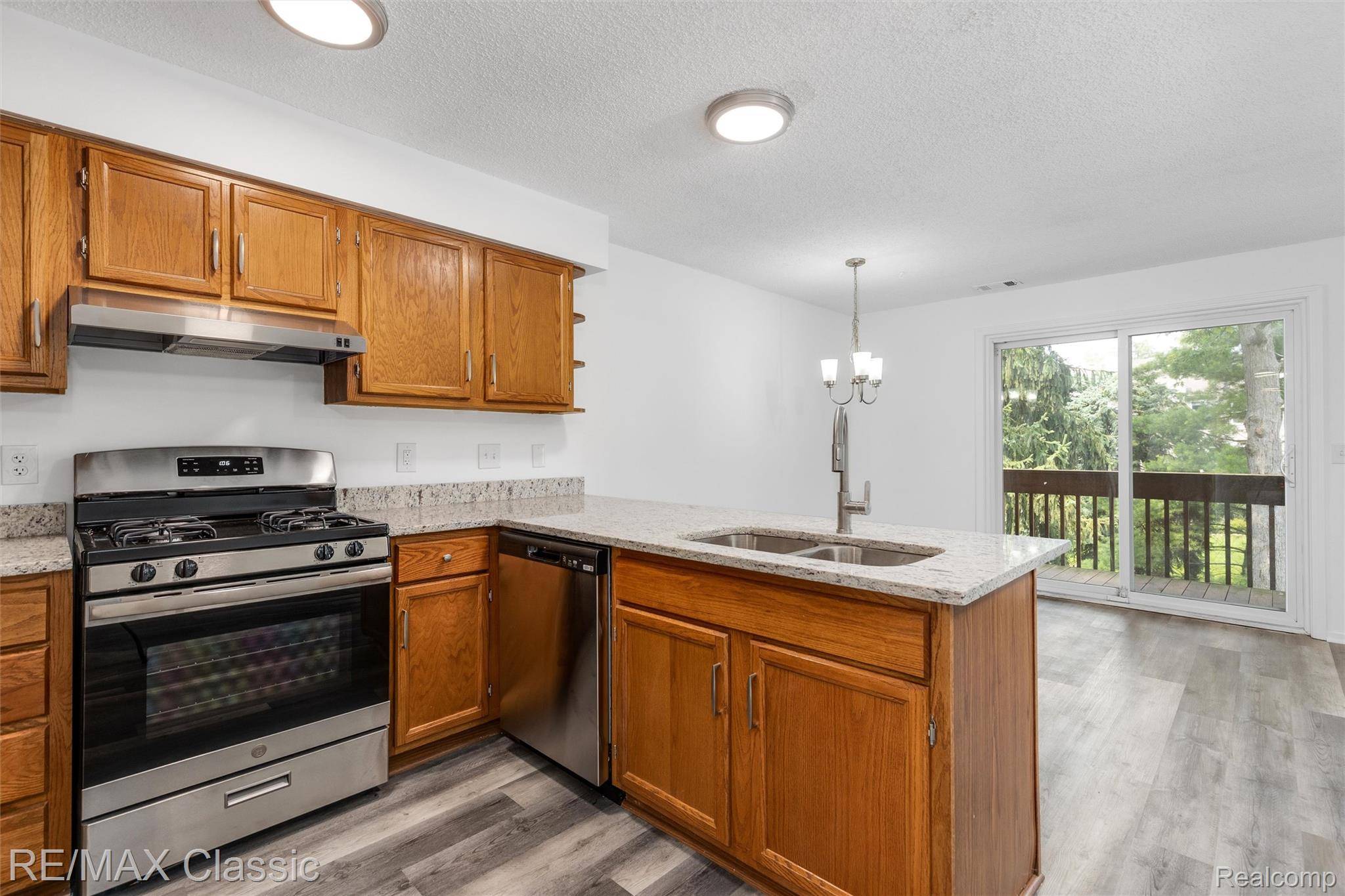 4990 Oak Hill DR #59, Waterford Charter Township, MI 48329