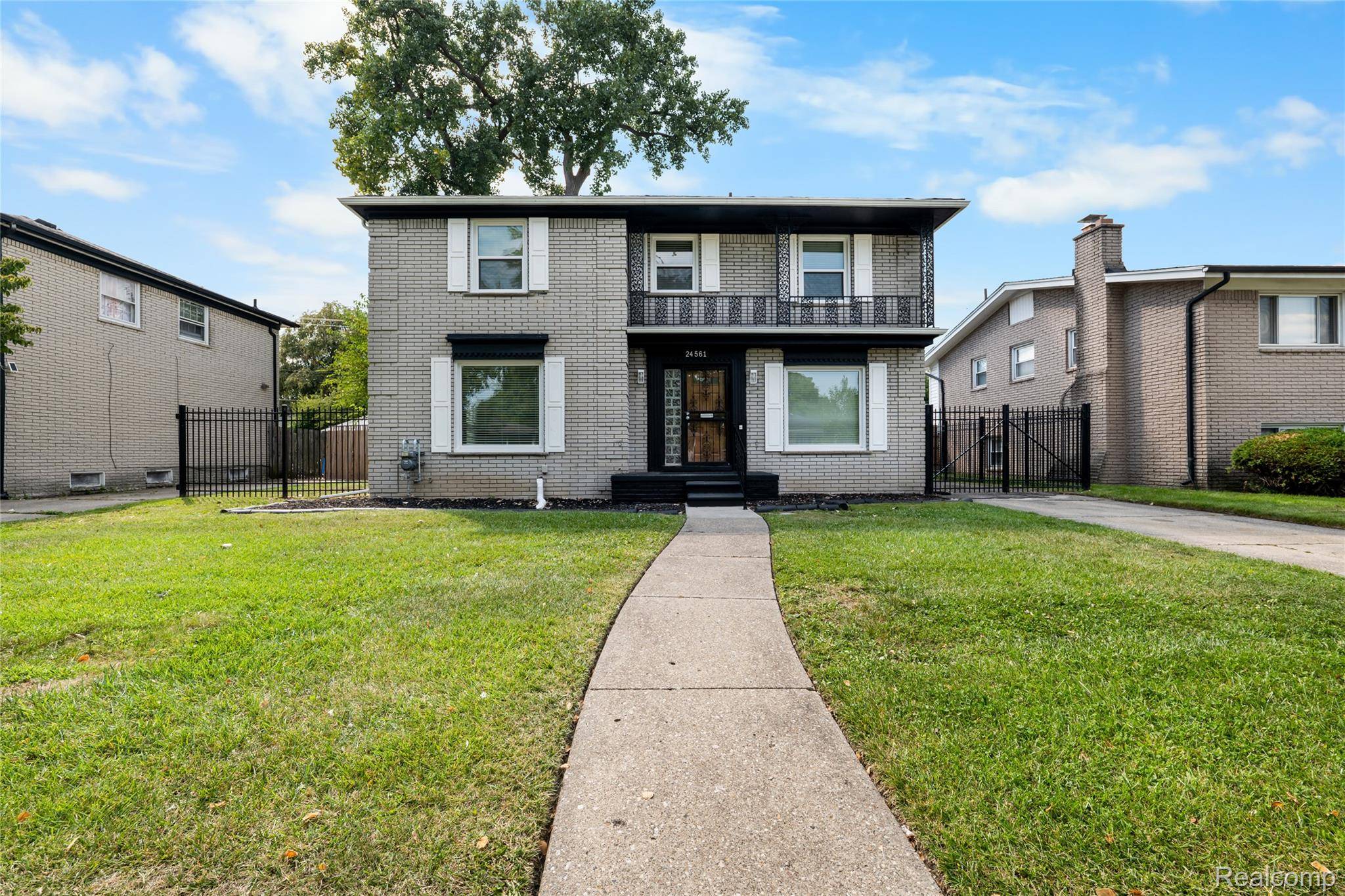 Oak Park, MI 48237,24561 Seneca ST