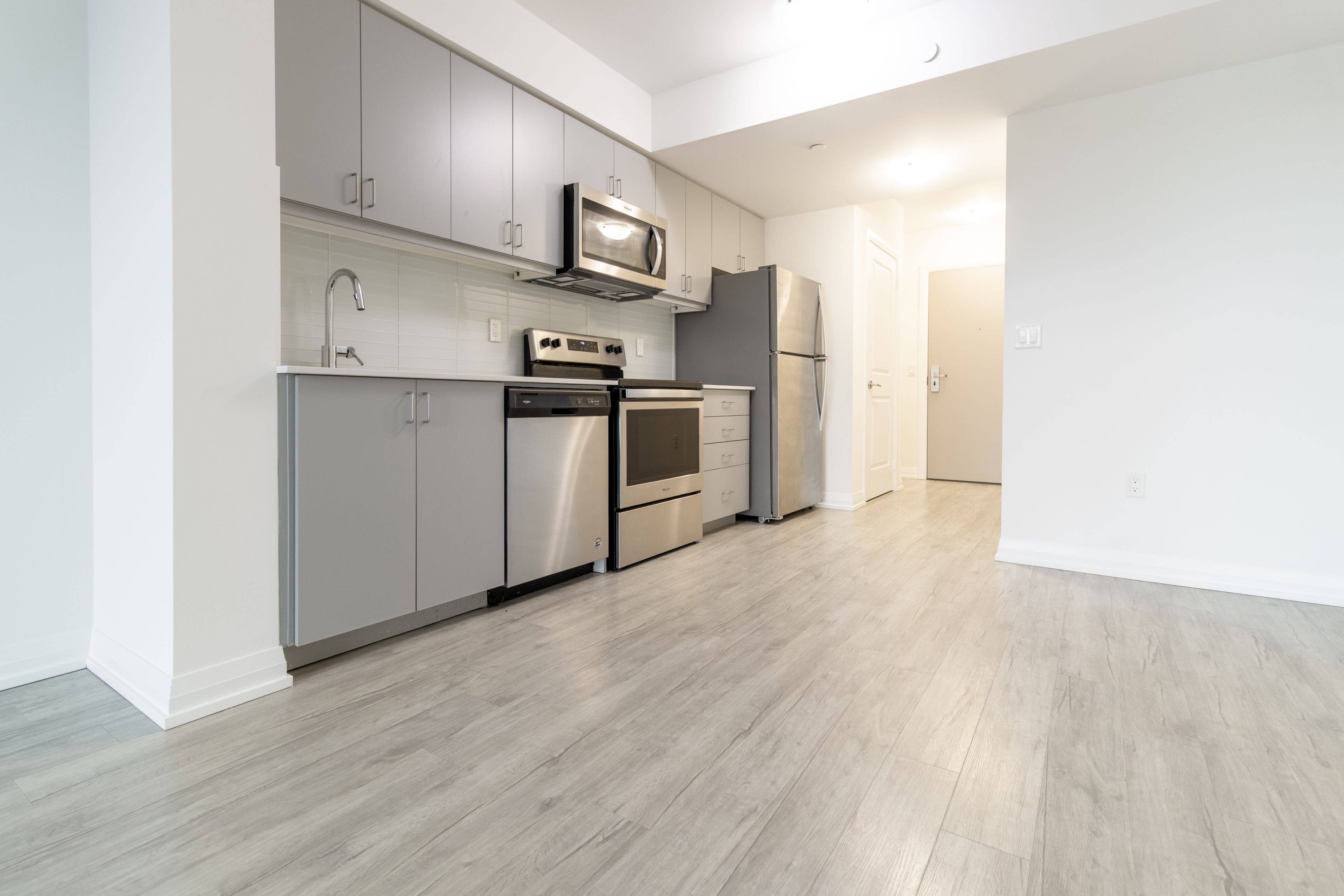 Toronto C15, ON M2J 0G7,55 Smooth Rose CT #1506