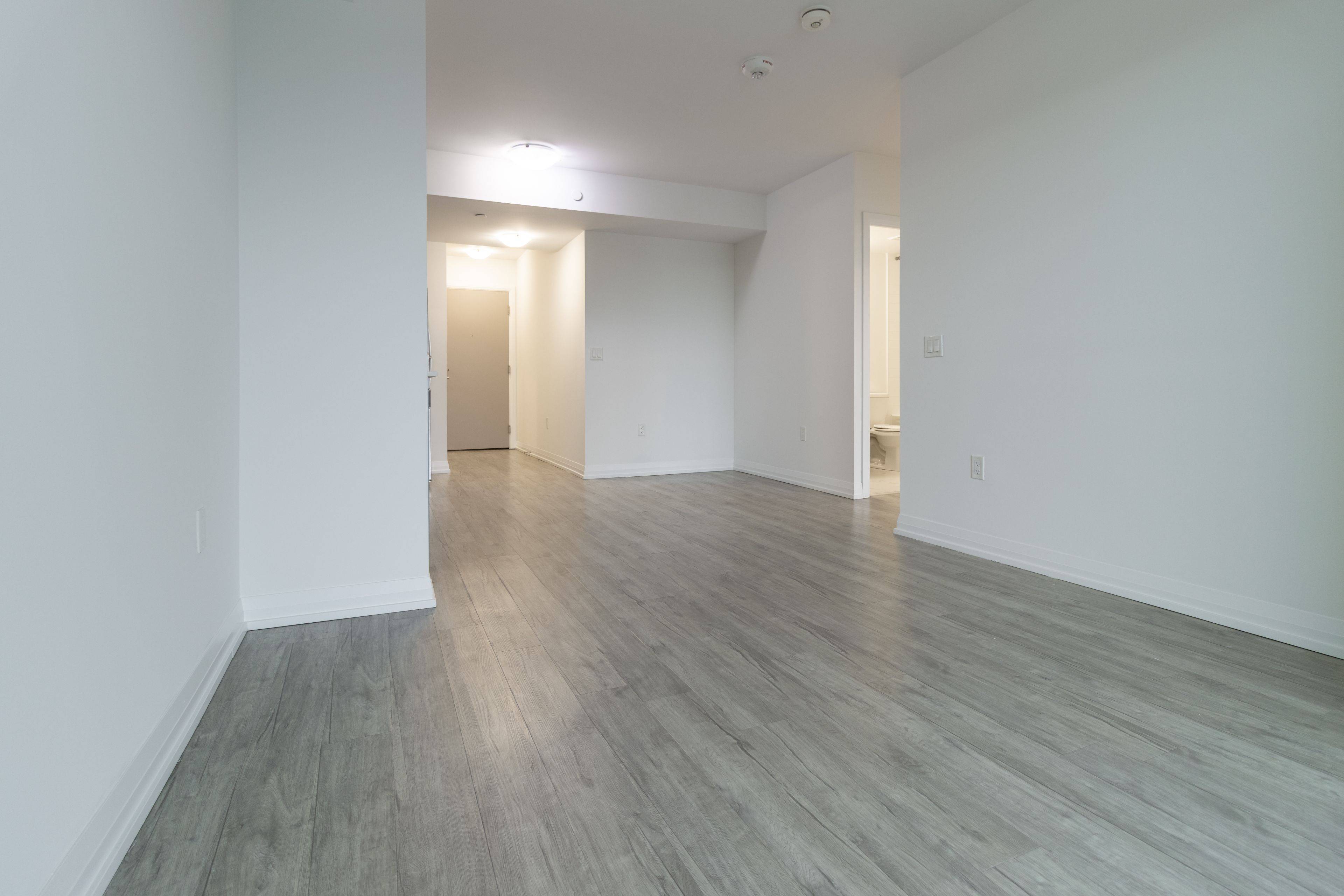 Toronto C15, ON M2J 0G7,55 Smooth Rose CT #1506