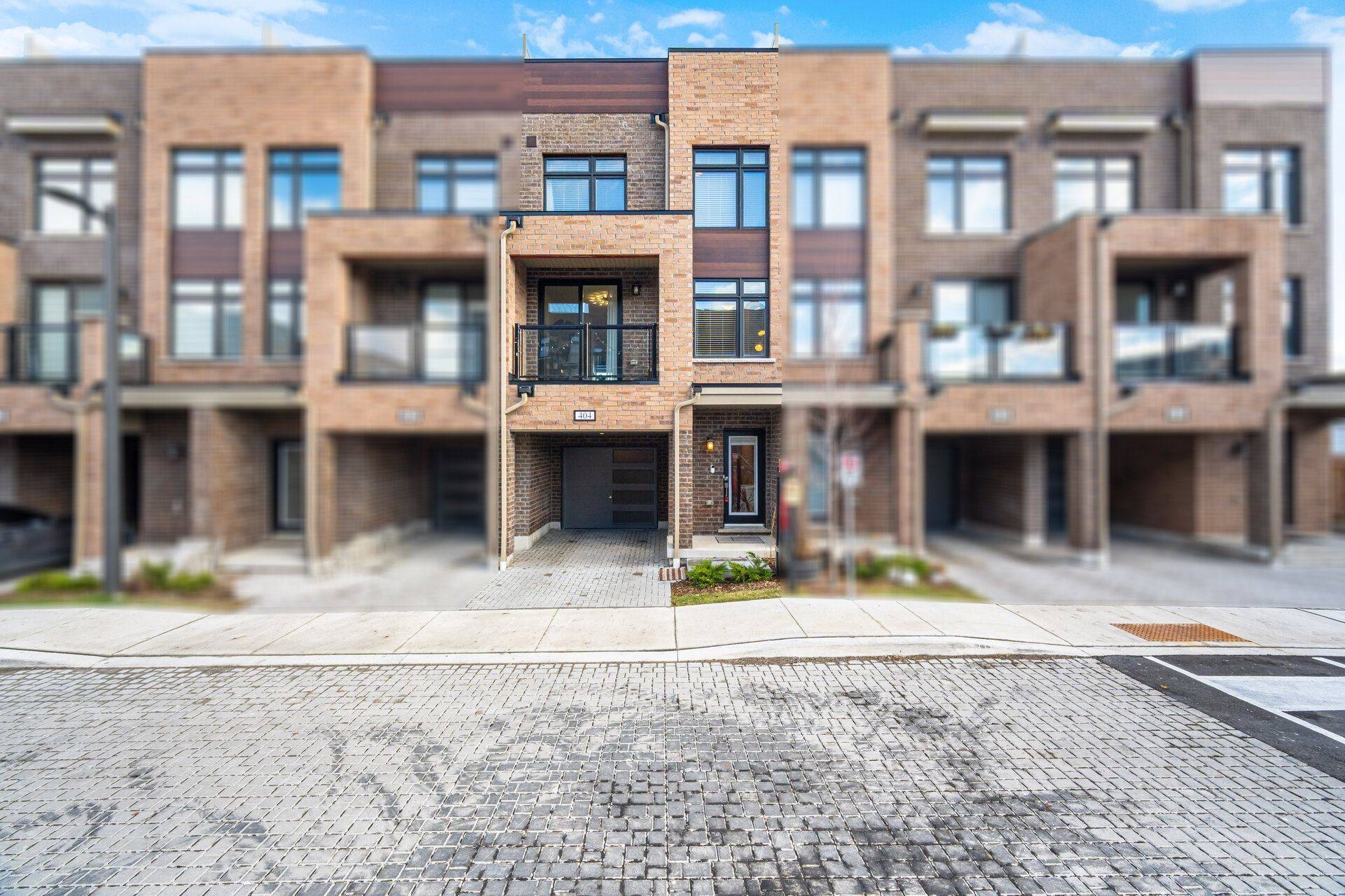 Pickering, ON L1V 0H2,1865 Pickering Pkwy ##404