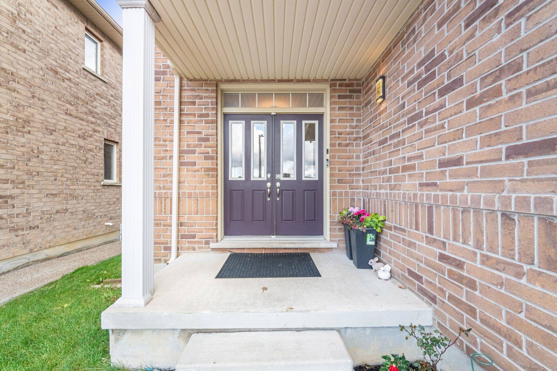 Hamilton, ON L9K 0H5,244 Raymond RD