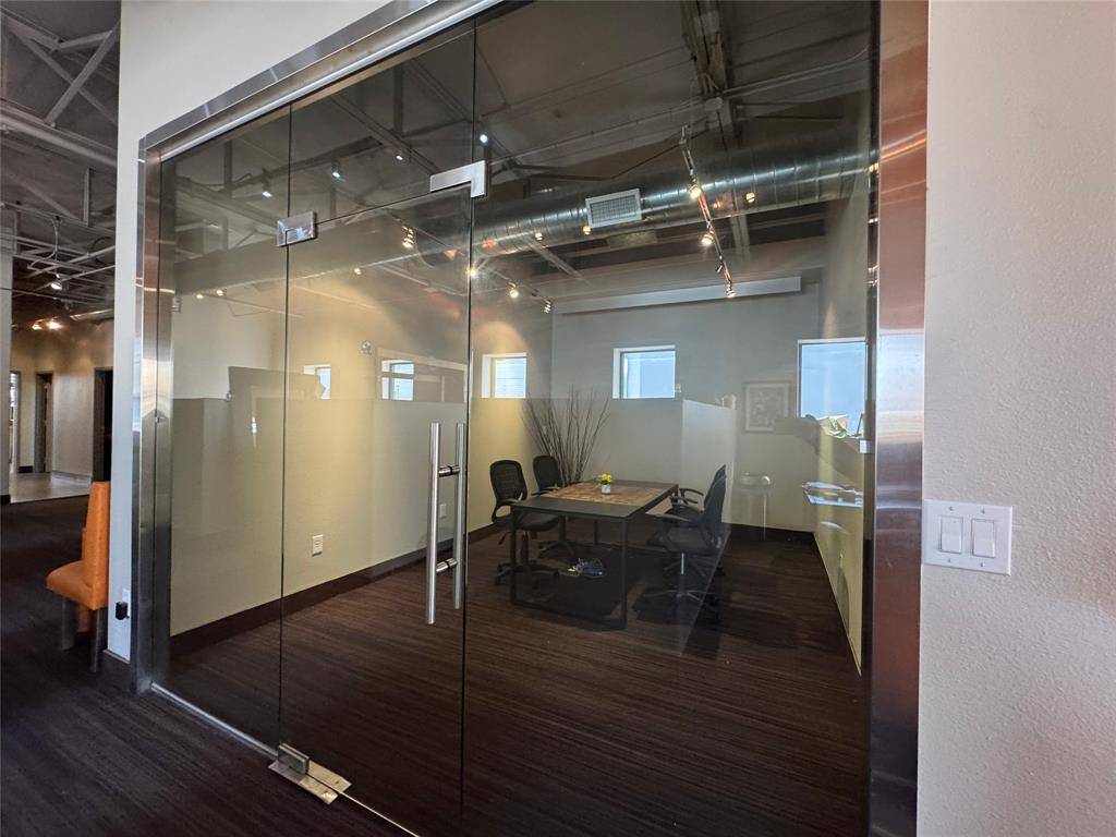 Dallas, TX 75207,1807 E Levee Street