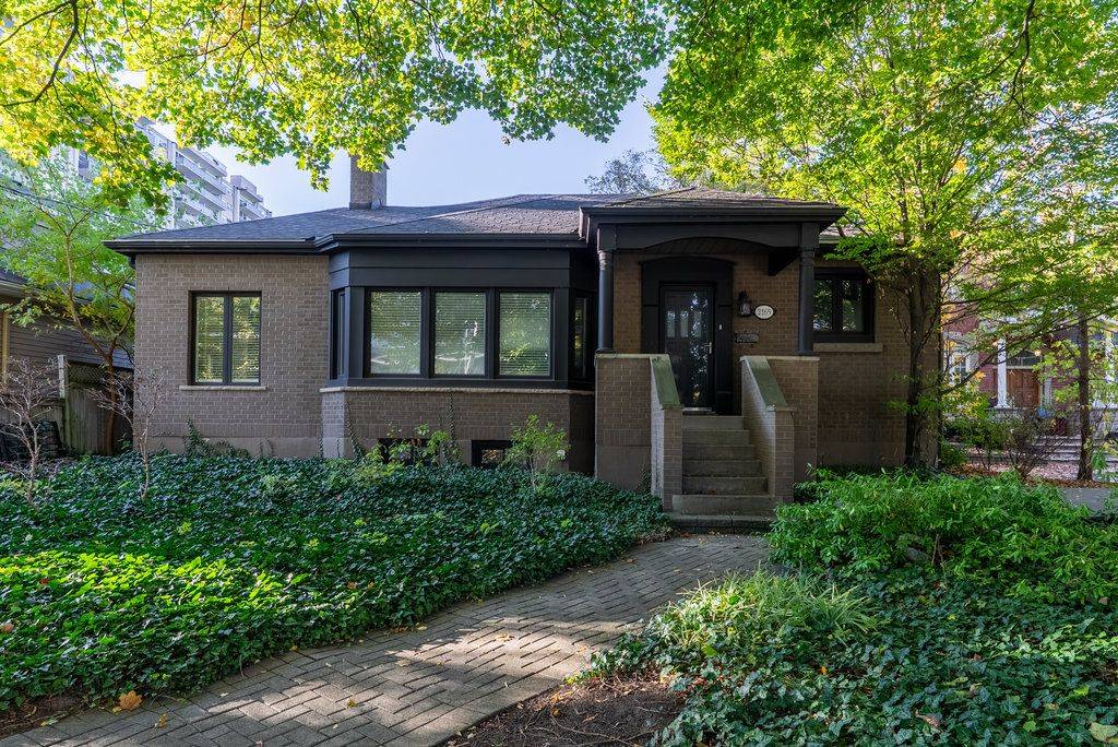 Burlington, ON L7R 1A5,2165 Lakeshore RD