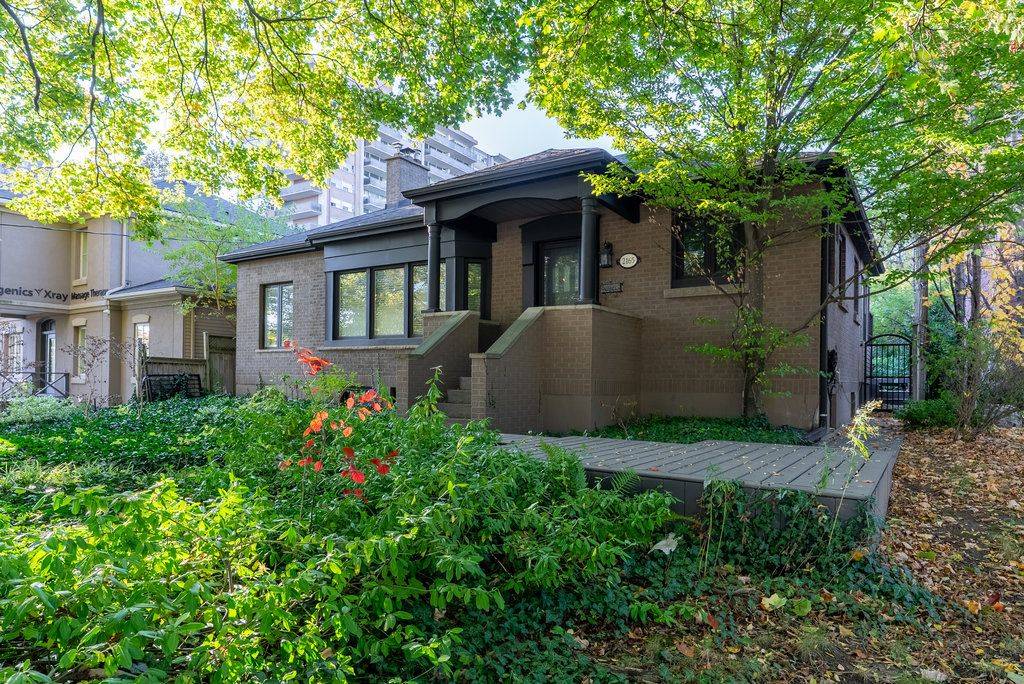 Burlington, ON L7R 1A5,2165 Lakeshore RD