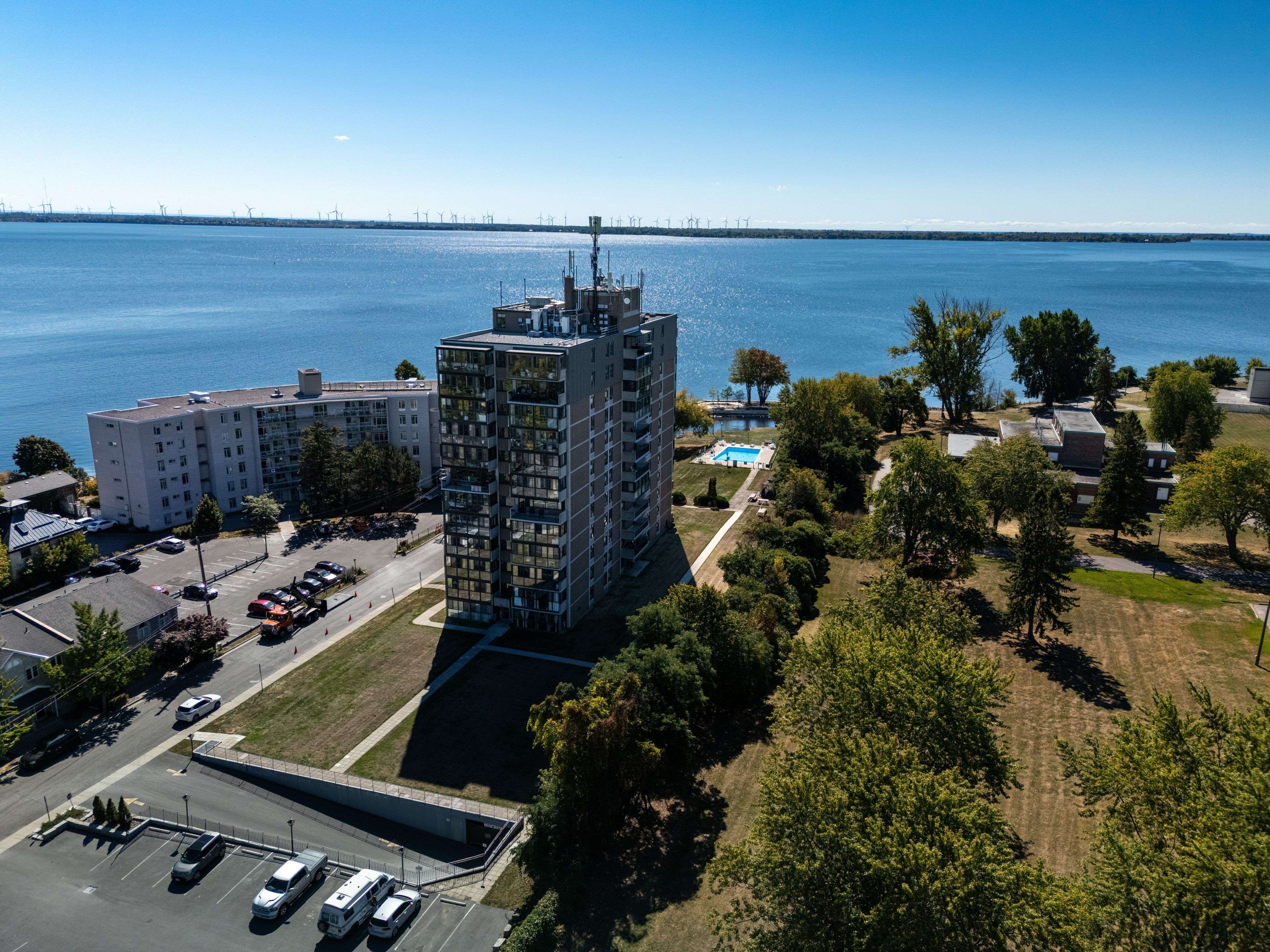 Kingston, ON K7M 1K1,2 Mowat AVE #501