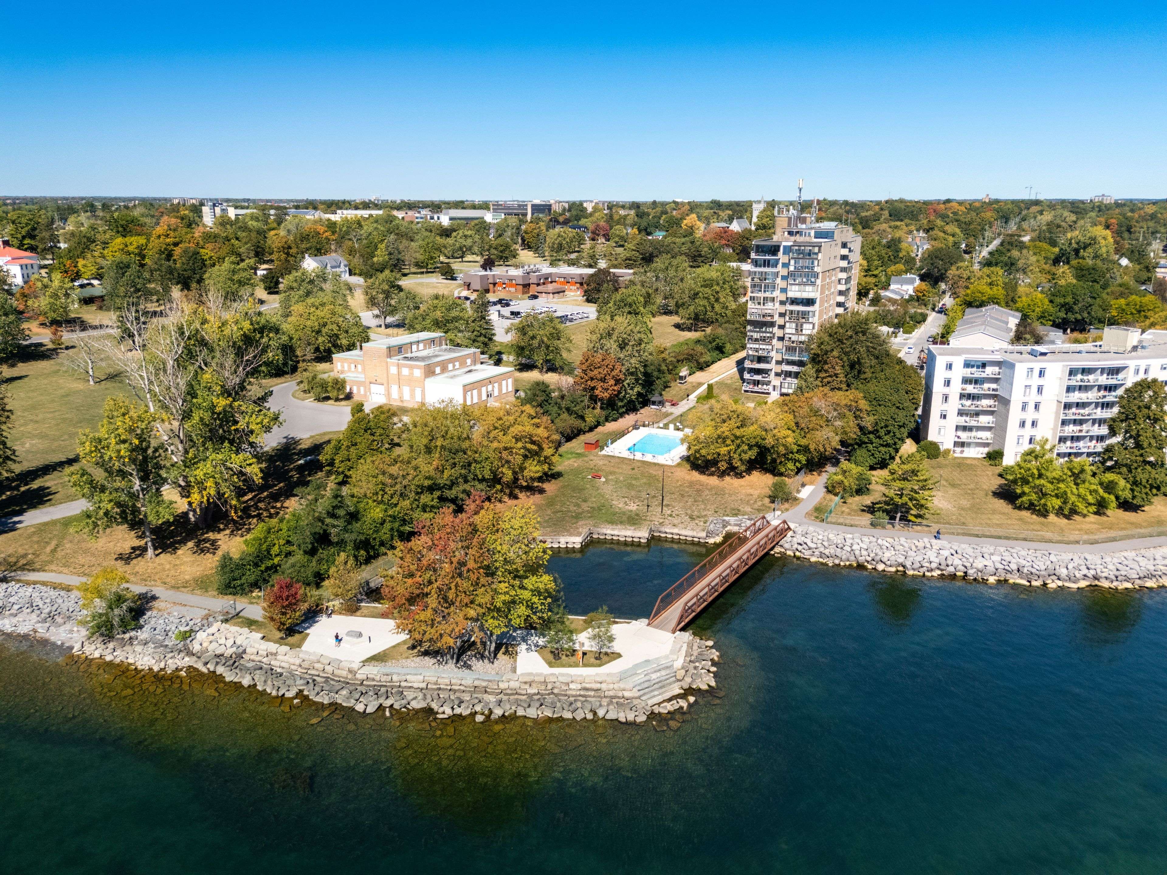 Kingston, ON K7M 1K1,2 Mowat AVE #501