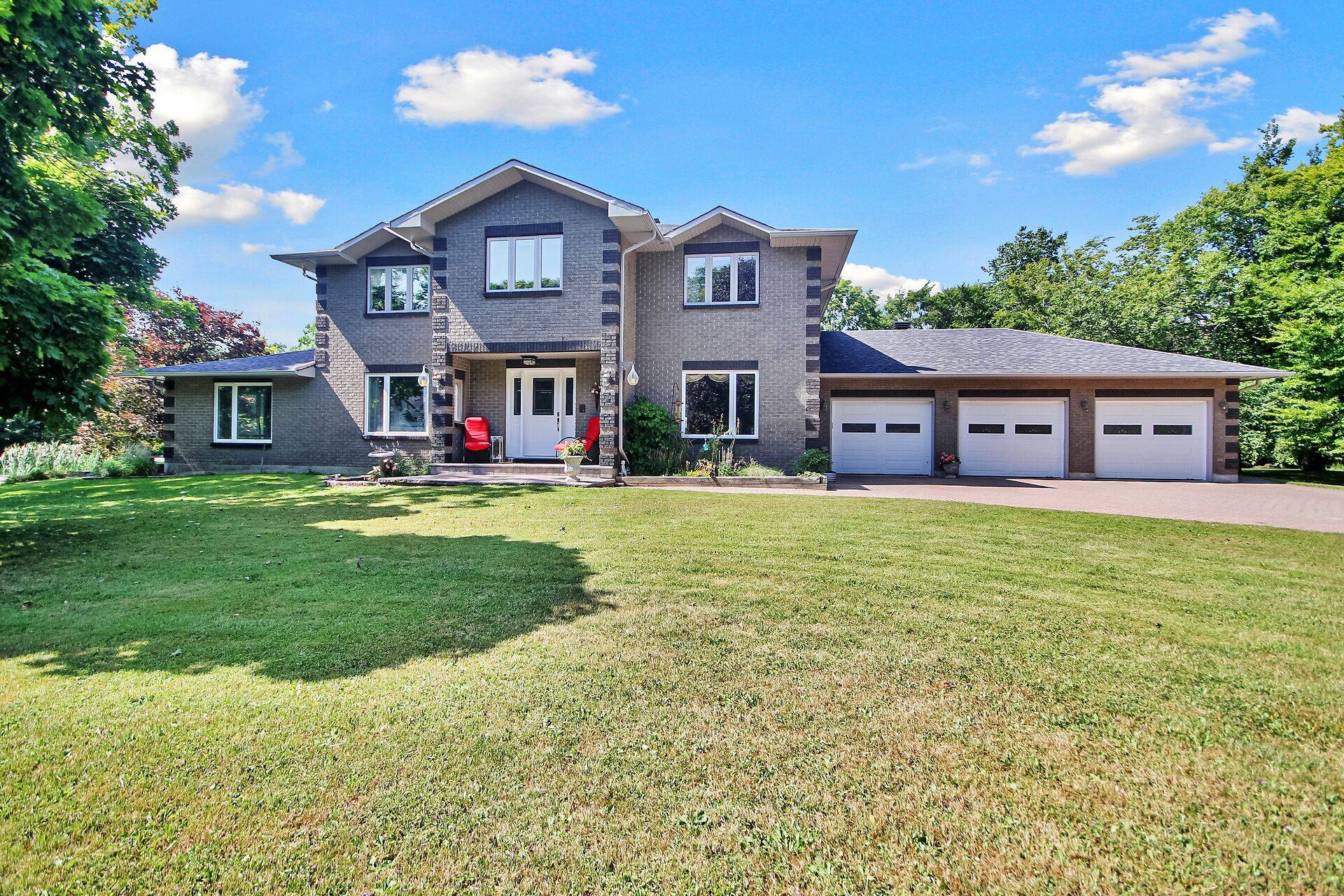 Manotick - Kars - Rideau Twp And Area, ON K4M 1E1,5593 Whitewood AVE S