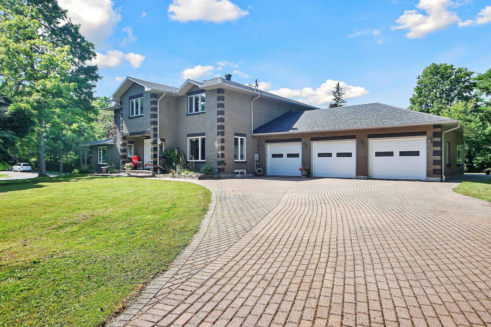 Manotick - Kars - Rideau Twp And Area, ON K4M 1E1,5593 Whitewood AVE S