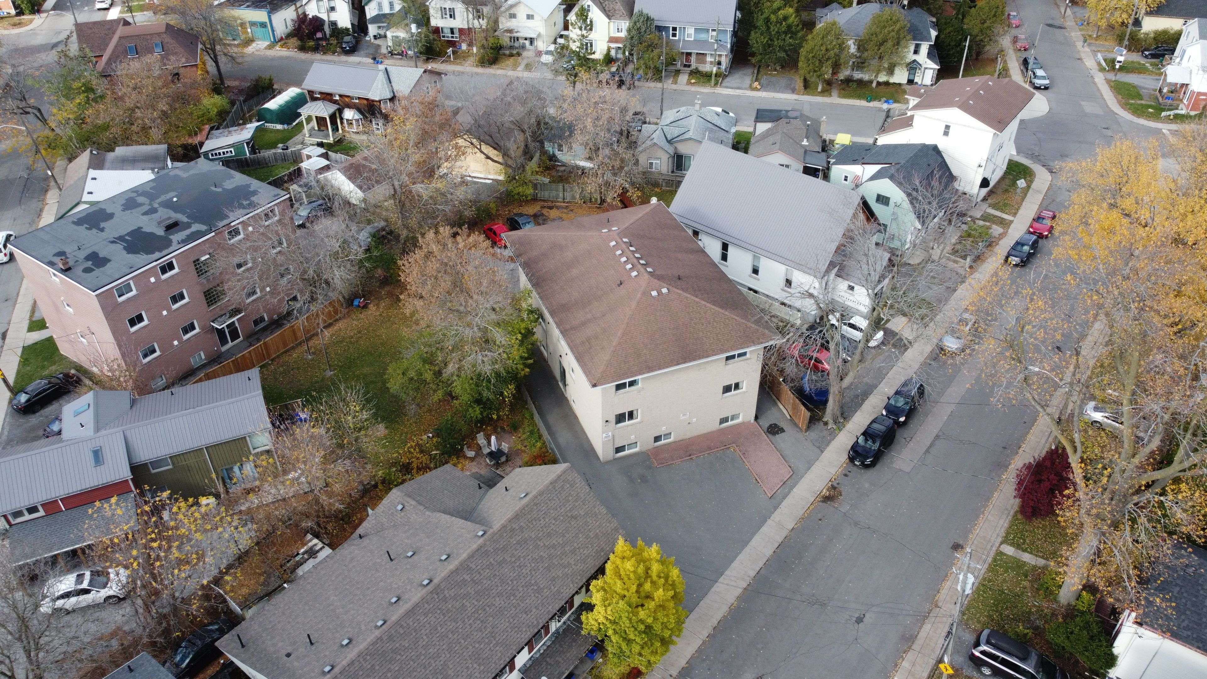 Kingston, ON K7K 3T9,422 Barrie ST