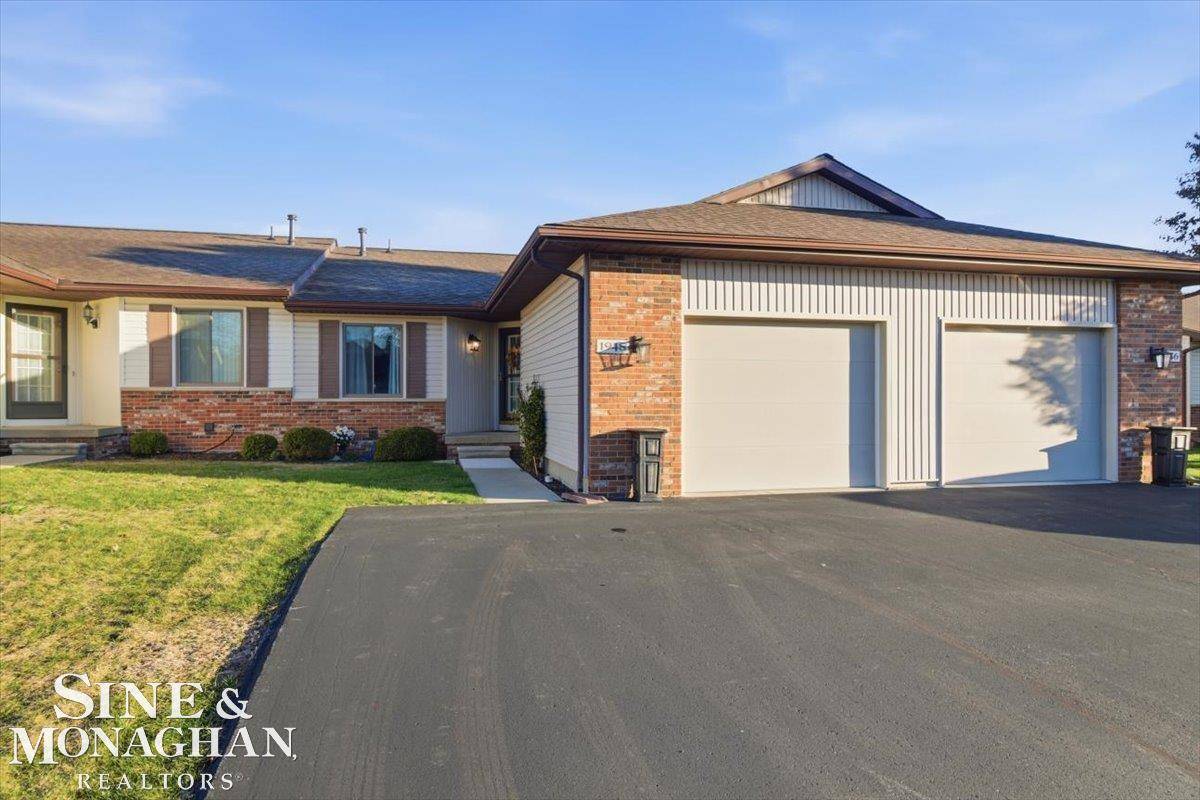 Marysville, MI 48040,1948 Michigan RD