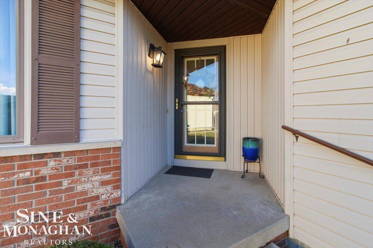 Marysville, MI 48040,1948 Michigan RD