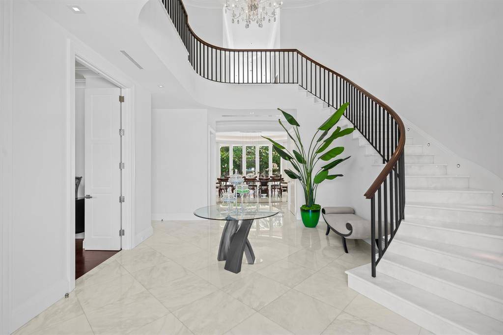 Palm Beach, FL 33480,150 Kings Rd