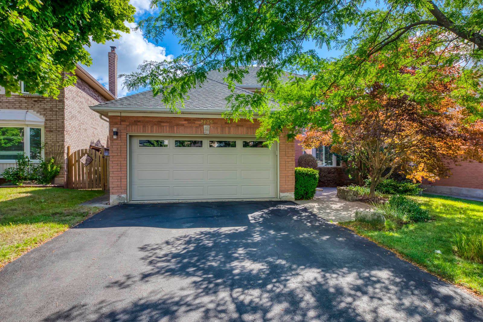 Oakville, ON L6H 5P8,2075 Banbury CRES