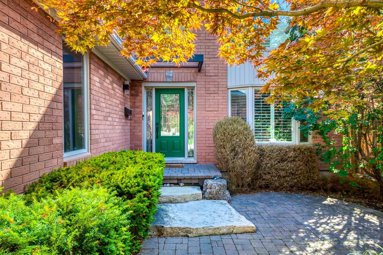 Oakville, ON L6H 5P8,2075 Banbury CRES