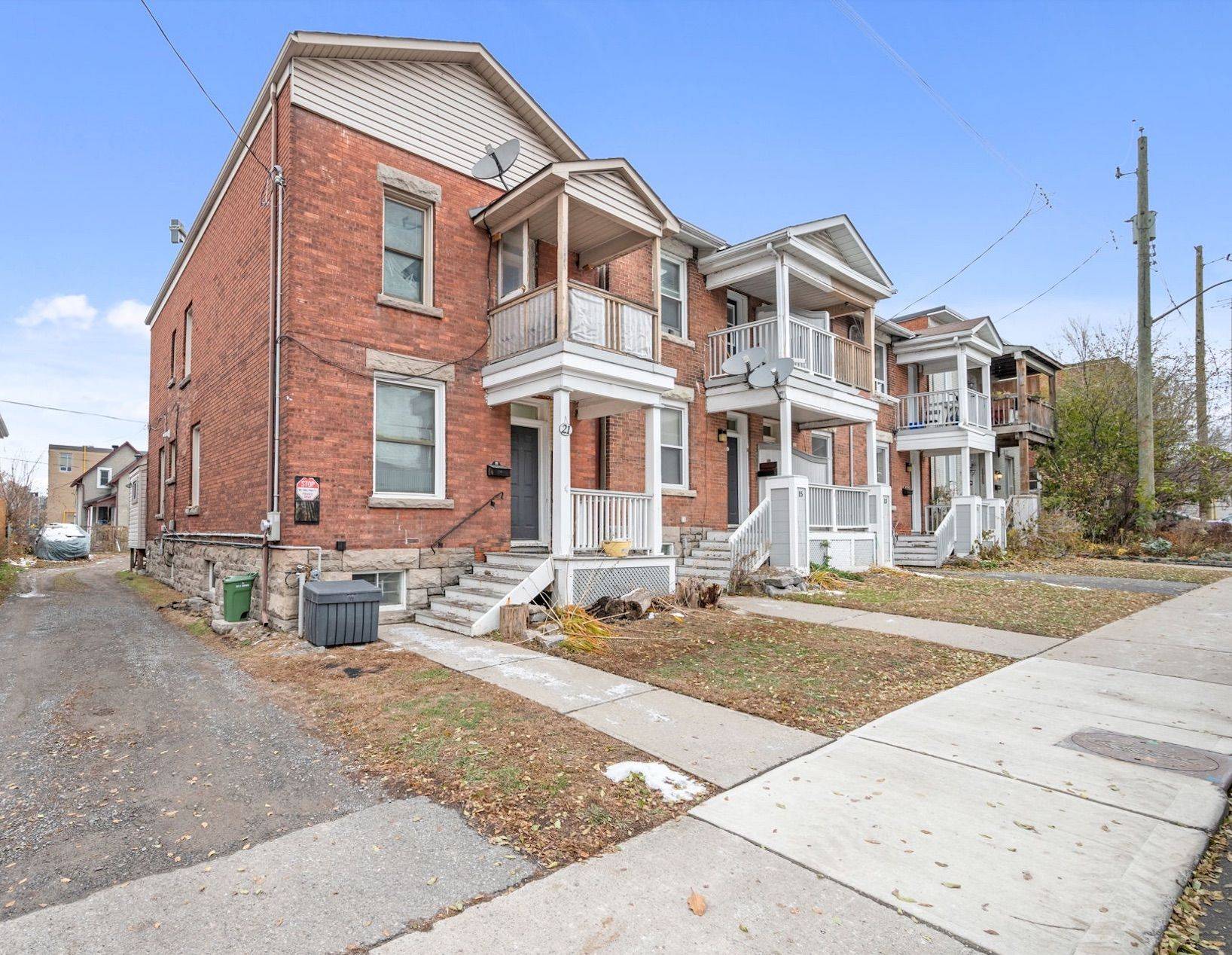 West Centre Town, ON K1R 7A1,21 Raymond ST