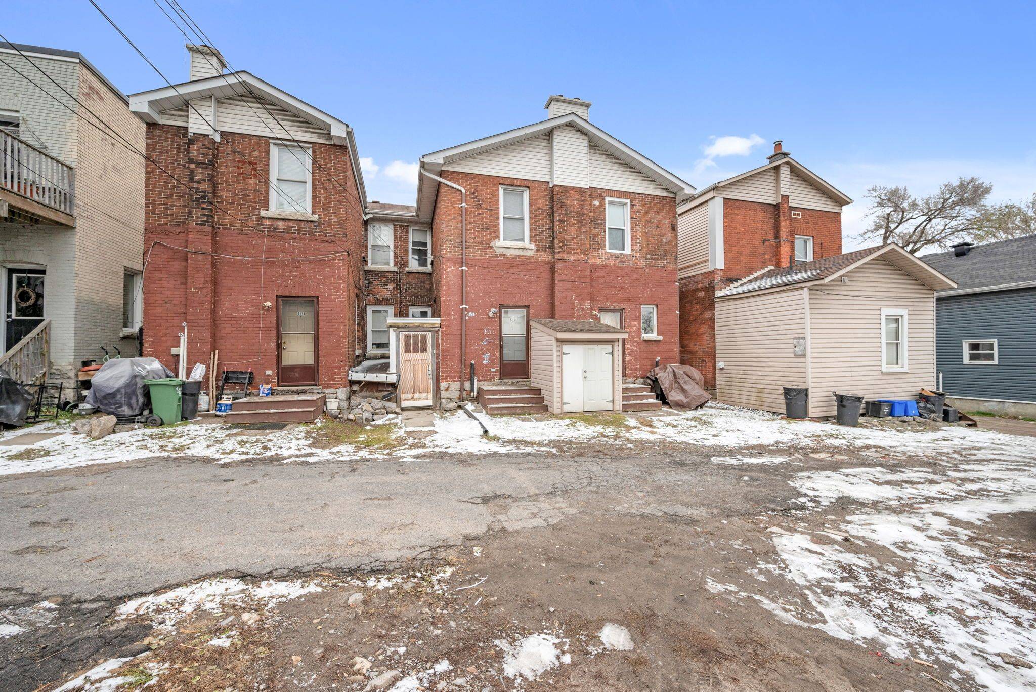 West Centre Town, ON K1R 7A1,21 Raymond ST