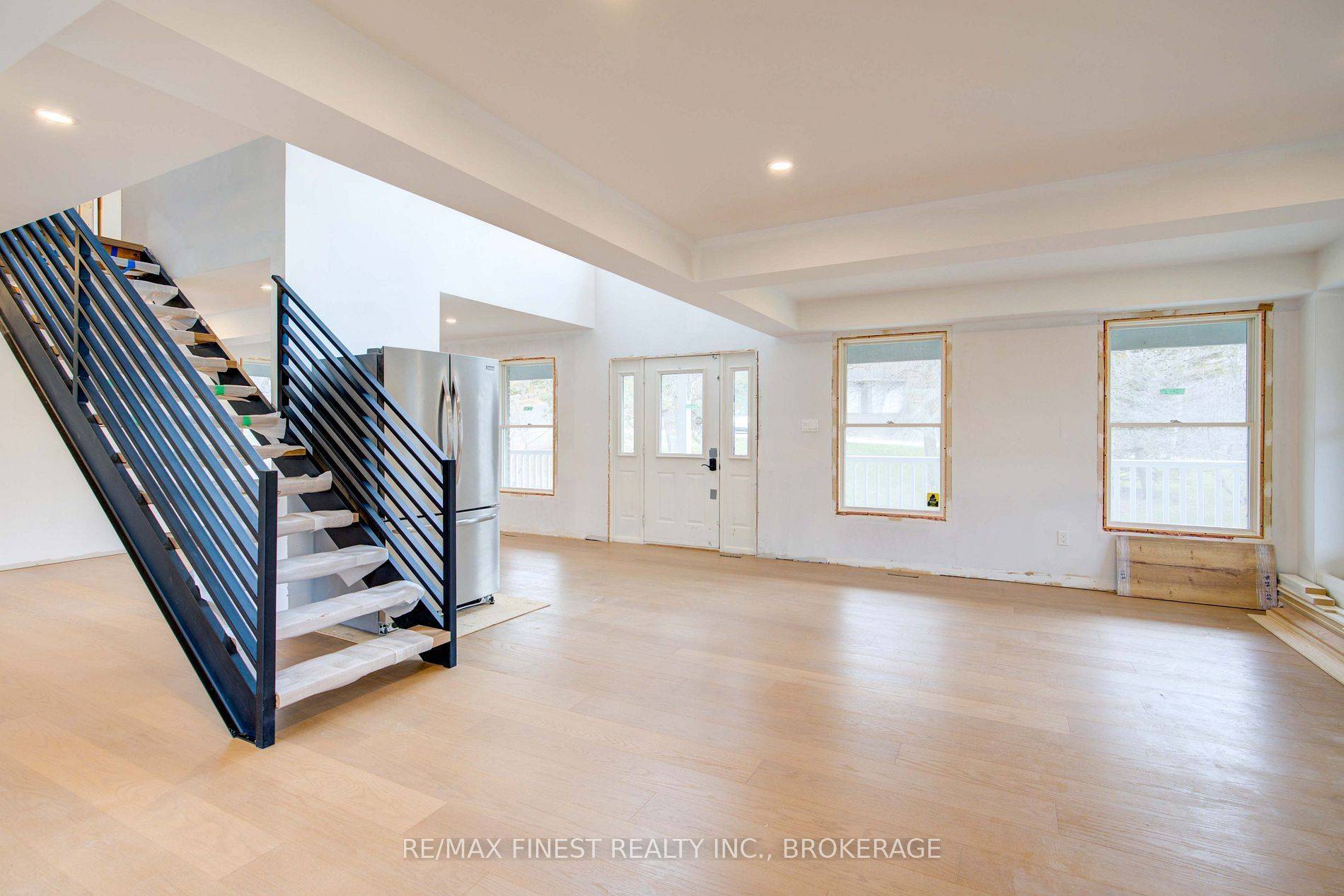 Kingston, ON K7L 4V1,1674 South BLVD