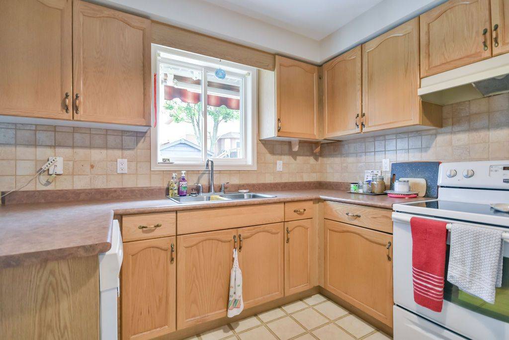 Orillia, ON L3V 7S4,26 Johnson ST