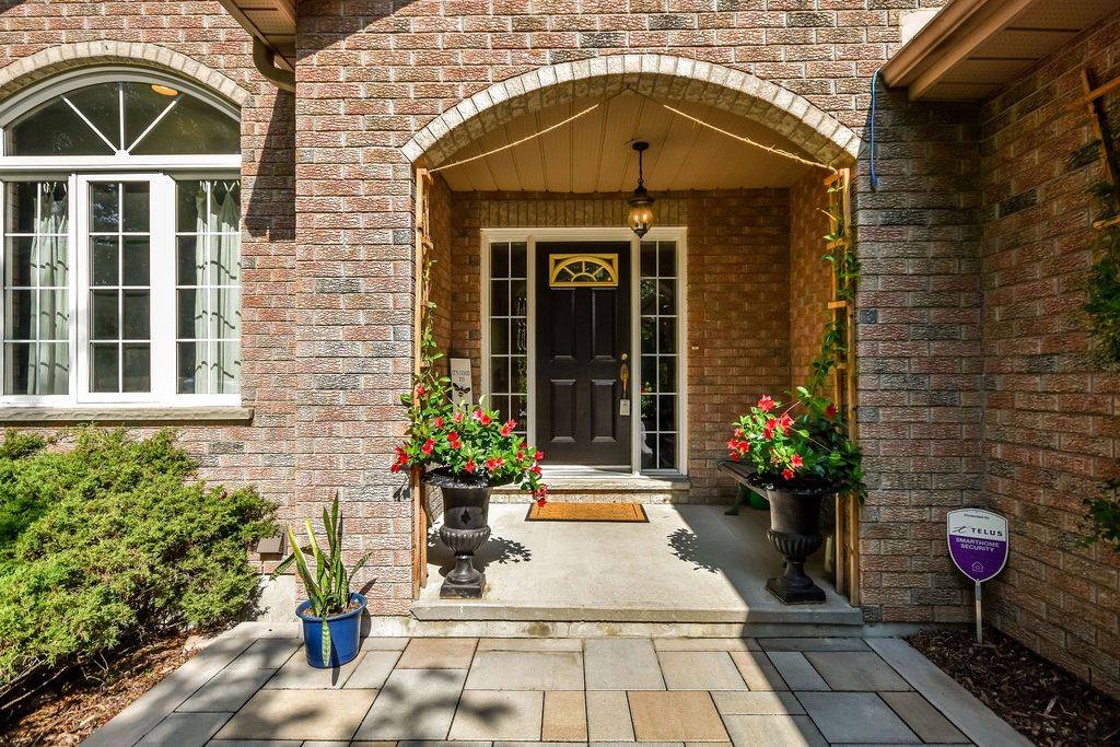 Springwater, ON L9X 0G9,28 Nicholson CRES