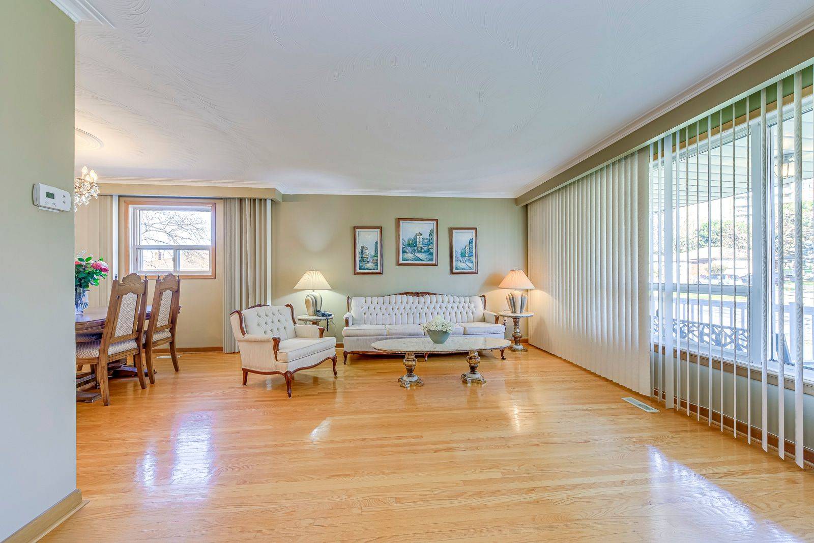 Toronto W09, ON M9R 2M1,51 Westwynd CT