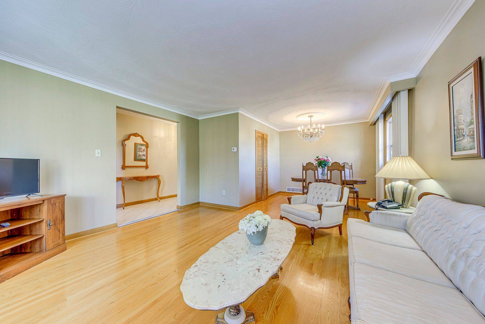 Toronto W09, ON M9R 2M1,51 Westwynd CT