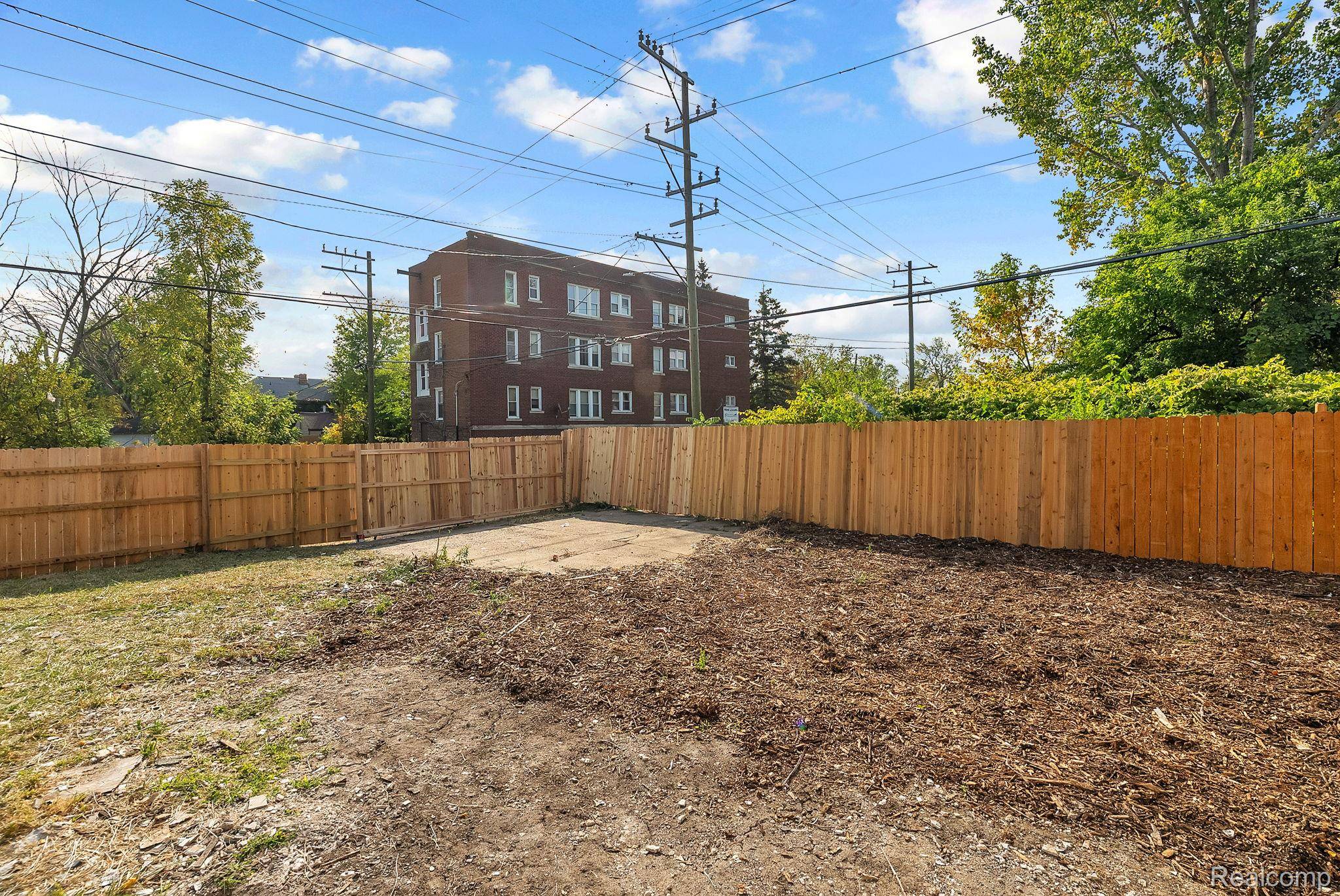 Detroit, MI 48203,401 W Greendale