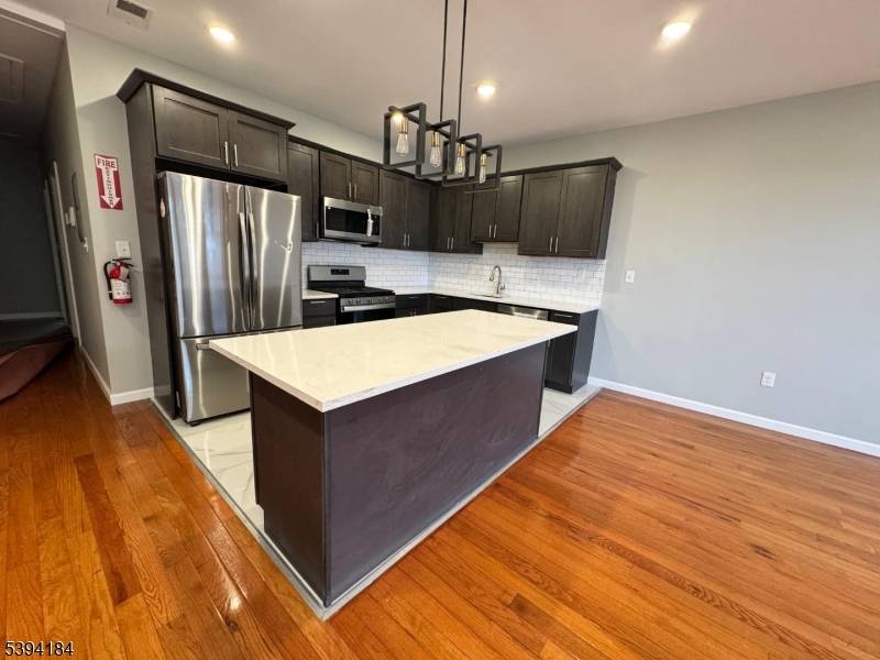 East Orange City, NJ 07017,61 N Grove St