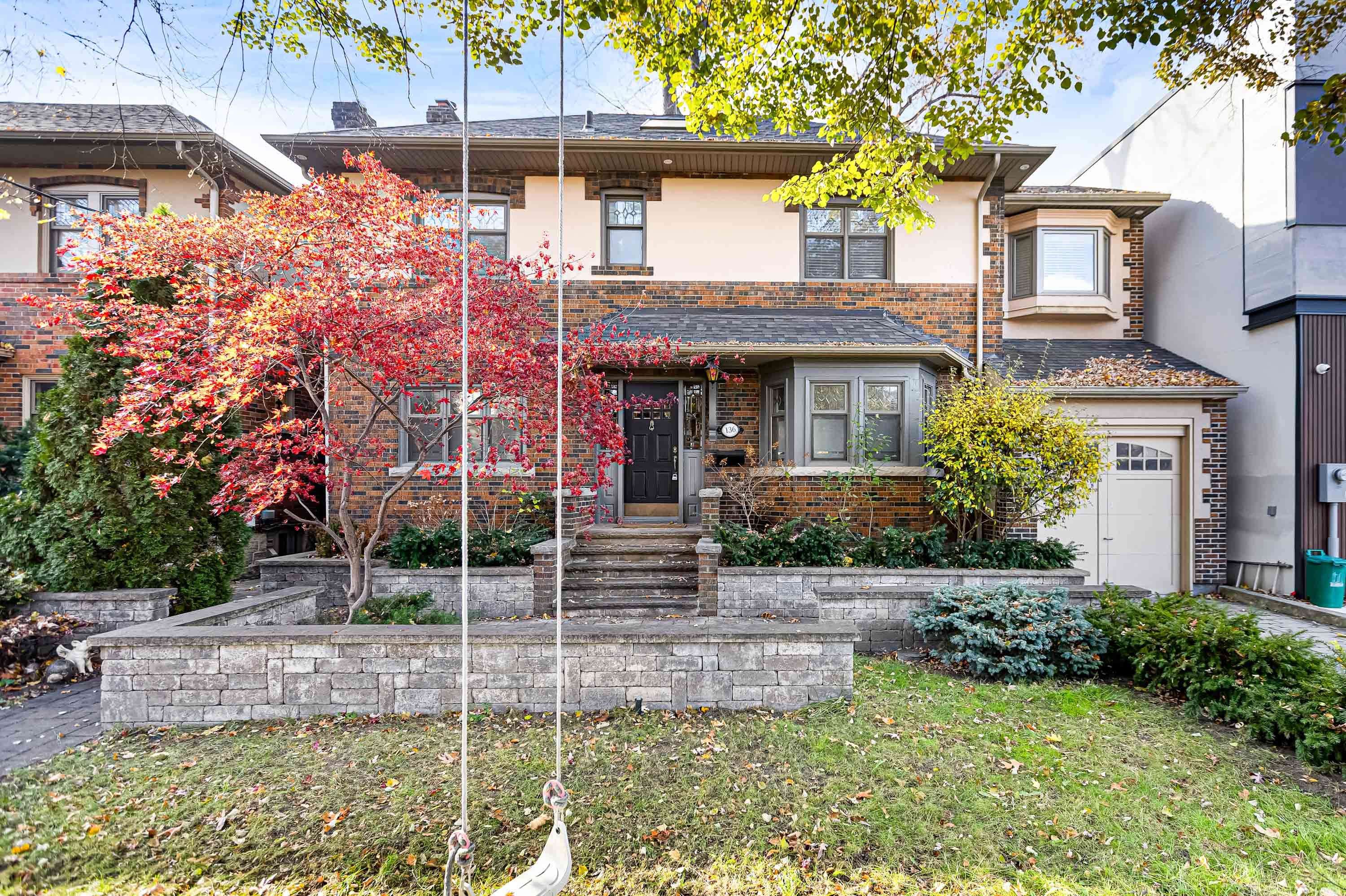 Toronto W02, ON M6S 4L3,136 Humbercrest BLVD