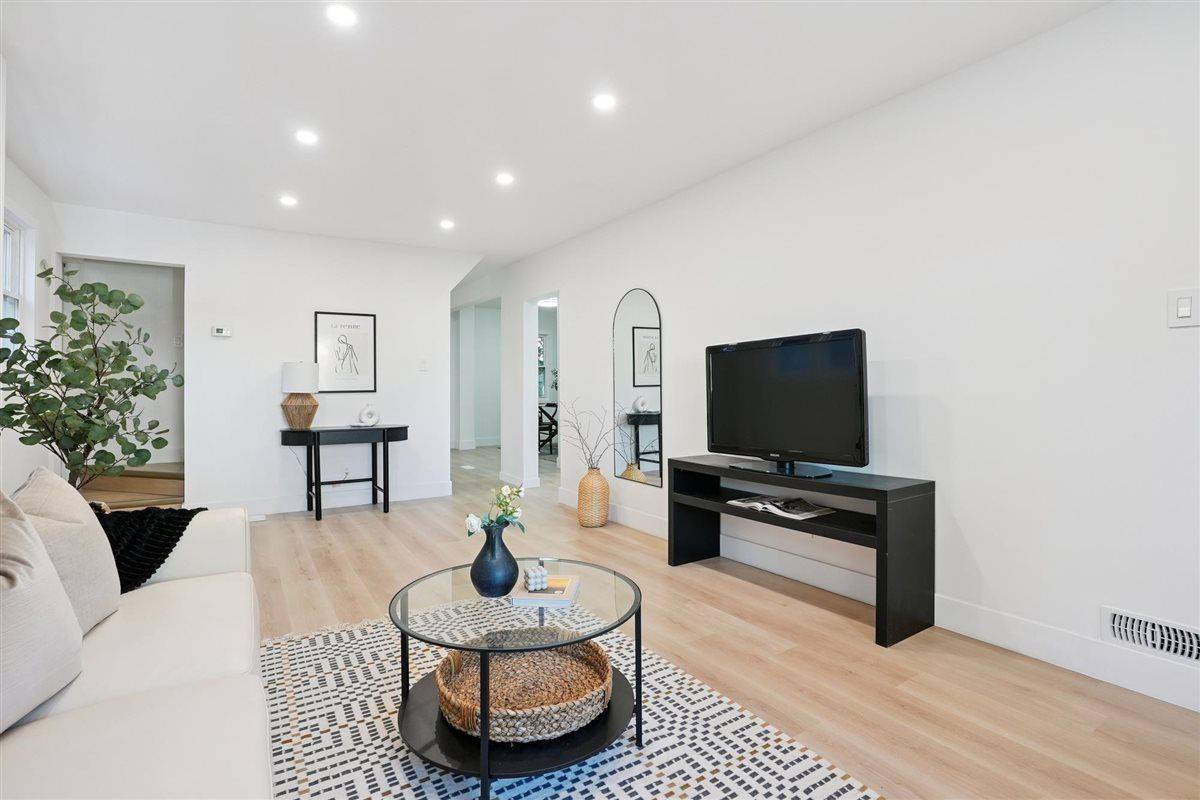 Hamilton, ON L8K 2X1,41 Cameron AVE S