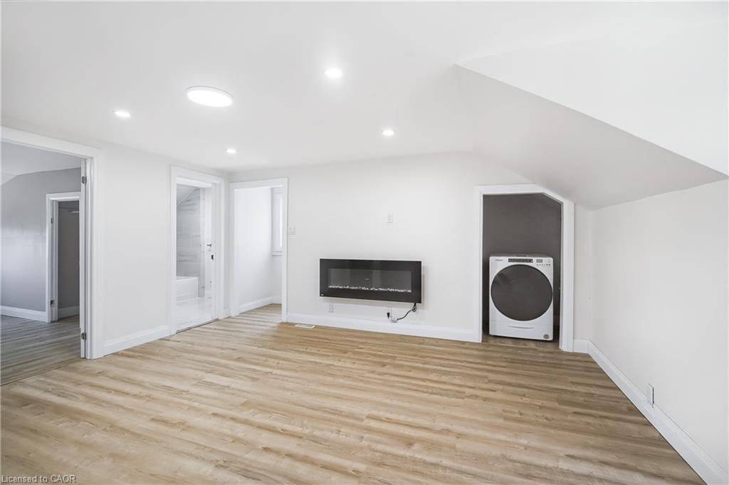 Hamilton, ON L8H 7E5,10 Comet AVE #2