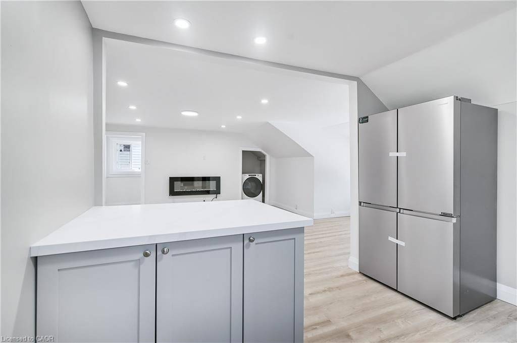 Hamilton, ON L8H 7E5,10 Comet AVE #2