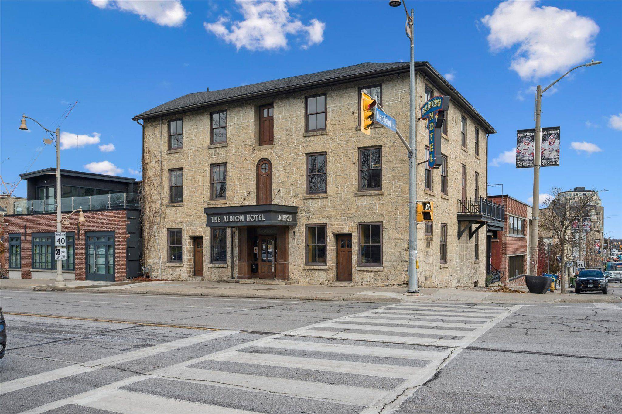 Guelph, ON N1H 4J1,49 Norfolk ST #A